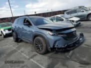 ✅ 2025 Mazda CX-50 Hybrid Premium Package • VIN: 7MMVAADWXSN120093 • Lot: 65423715. Wystawiony na Copart z przebiegiem 4 829 mil. Bezpłatny archiwum sprzedaży aukcyjnych z USA i szczegółowy raport historii pojazdu na DreamBid. Zdjęcie 4.