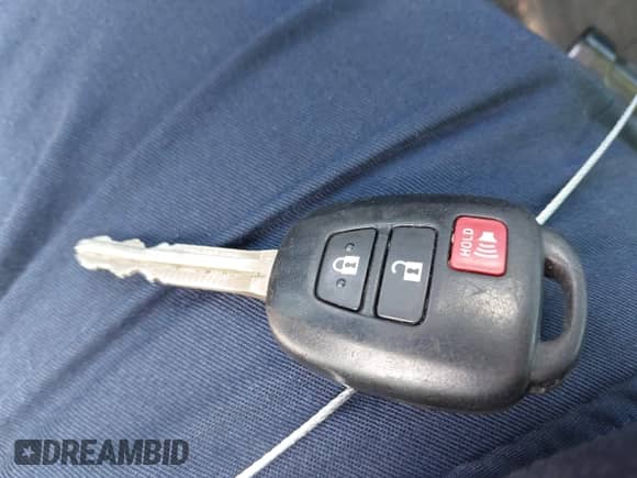 2022 Toyota Tacoma SR5 with VIN 3TMAZ5CN4NM164094, listed as a IAAI auction lot 43409274 with 38,585 mi miles and . Bid and sale history available at DreamBid. Image 11.