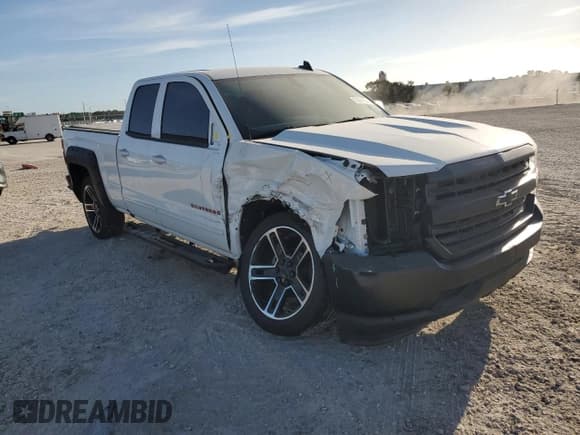 ✅ 2019 Chevrolet Silverado 1500 LT • VIN: 2GCRCPEC2K1174007 • Lot: 76014734. Wystawiony na Copart z przebiegiem 30 216 mil. Bezpłatny archiwum sprzedaży aukcyjnych z USA i szczegółowy raport historii pojazdu na DreamBid. Zdjęcie 4.