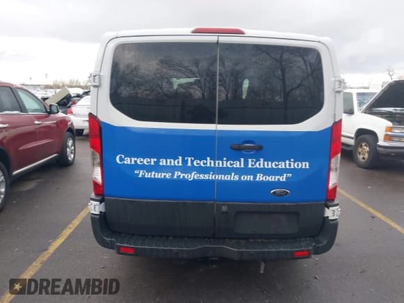 ✅ 2017 Ford Transit XL • VIN: 1FMZK1YM9HKA67545 • Lot: 41781010. Wystawiony na IAAI z przebiegiem 46 544 mil. Bezpłatny archiwum sprzedaży aukcyjnych z USA i szczegółowy raport historii pojazdu na DreamBid. Zdjęcie 16.