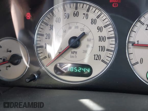 ✅ 2003 Chrysler Town & Country Limited • VIN: 2C8GP64LX3R360516 • Лот: 42083148. Опубликован ранее на IAAI с пробегом 185 244 миль. Бесплатный доступ к архиву аукционных продаж из США и подробный отчёт об истории автомобиля на DreamBid. Изображение 7.