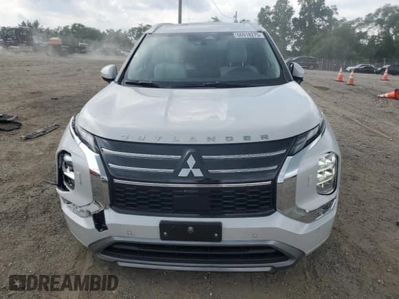 ✅ 2025 Mitsubishi Outlander SEL • VIN: JA4J4WA89SZ023642 • Lot: 66918275. Listed on Copart with 2,674 mi. Free auction sales archive from the USA and detailed vehicle history report at DreamBid. Image 5.