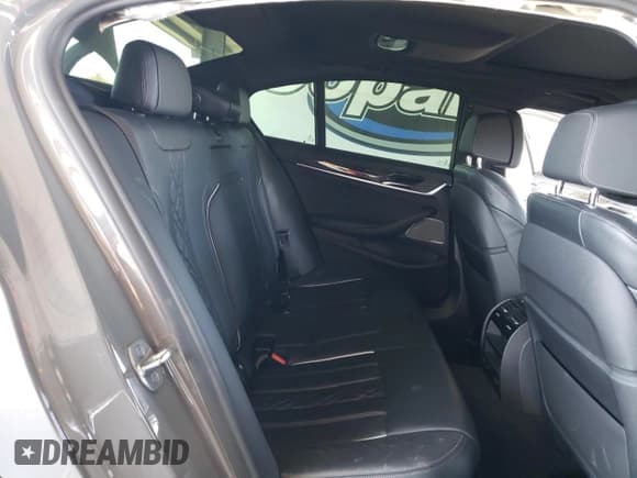 ✅ 2022 BMW 5 Series M550i xDrive • VIN: WBA13BK03NCJ19801 • Lot: 55123435. Listed on Copart with 37,768 mi. Free auction sales archive from the USA and detailed vehicle history report at DreamBid. Image 10.