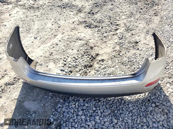 ✅ 2012 Hyundai Santa Fe SE • VIN: 5XYZHDAG2CG145428 • Lot: 81672604. Listed on Copart with 89,987 mi. Free auction sales archive from the USA and detailed vehicle history report at DreamBid. Image 13.