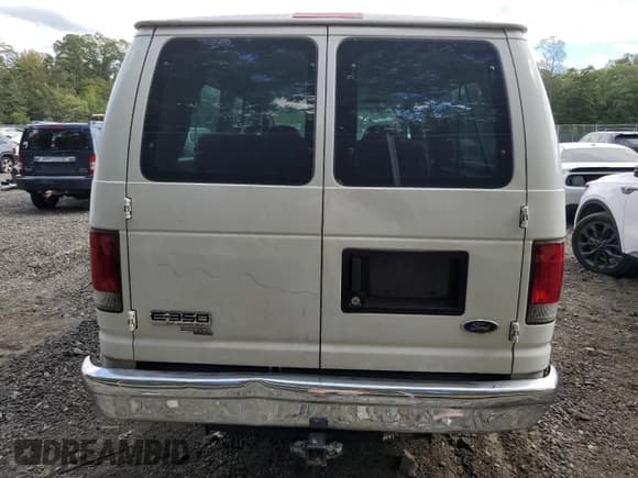 ✅ 2007 Ford Econoline Passenger XL • VIN: 1FBSS31L67DA45836 • Лот: 85753355. Опубликован ранее на Copart с пробегом 169 557 миль. Бесплатный доступ к архиву аукционных продаж из США и подробный отчёт об истории автомобиля на DreamBid. Изображение 6.