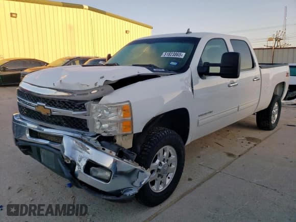 ✅ 2014 Chevrolet Silverado 2500HD LT • VIN: 1GC1KXCG9EF170622 • Лот: 51823865. Опубликован ранее на Copart с пробегом 276 042 миль. Бесплатный доступ к архиву аукционных продаж из США и подробный отчёт об истории автомобиля на DreamBid. Изображение 1.