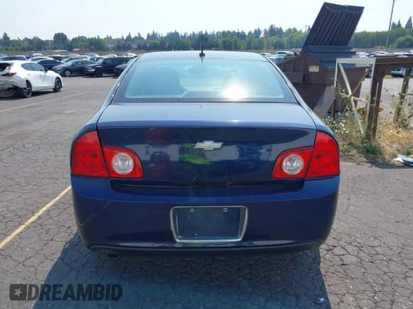 2010 Chevrolet Malibu 1LS с VIN 1G1ZB5EB1AF171999, выставлен на аукционе IAAI как лот 43152205 с пробегом 142 109 миль миль и . История ставок и продаж доступна на DreamBid. Изображение 16.