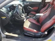 ✅ 2015 Hyundai Veloster Turbo • VIN: KMHTC6AE1FU222528 • Lot: 53470355. Wystawiony na Copart z przebiegiem 94 019 mil. Bezpłatny archiwum sprzedaży aukcyjnych z USA i szczegółowy raport historii pojazdu na DreamBid. Zdjęcie 7.