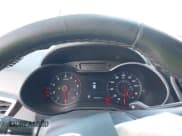 ✅ 2016 Hyundai Veloster Turbo • VIN: KMHTC6AE4GU303847 • Lot: 42113605. Wystawiony na IAAI z przebiegiem 130 416 mil. Bezpłatny archiwum sprzedaży aukcyjnych z USA i szczegółowy raport historii pojazdu na DreamBid. Zdjęcie 7.