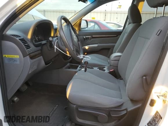 ✅ 2012 Hyundai Santa Fe GLS • VIN: 5XYZGDAB8CG118659 • Lot: 83682914. Listed on Copart with 174,014 mi. Free auction sales archive from the USA and detailed vehicle history report at DreamBid. Image 7.