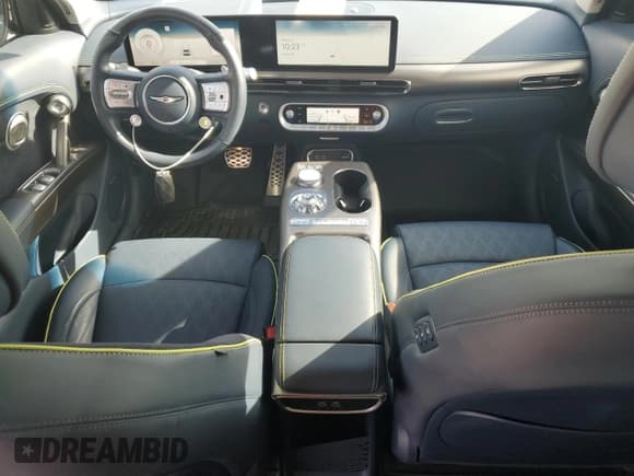 ✅ 2023 Genesis GV60 Performance • VIN: KMUKEDTB7PU009955 • Лот: 46098644. Опубликован ранее на Copart с пробегом 16 119 миль. Бесплатный доступ к архиву аукционных продаж из США и подробный отчёт об истории автомобиля на DreamBid. Изображение 8.