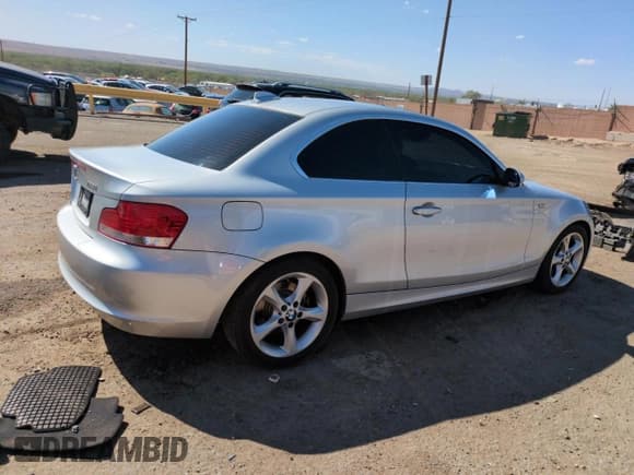 ✅ 2009 BMW 1 Series 128i • VIN: WBAUP73589VK75593 • Lot: 54456155. Listed on Copart with 127,576 mi. Free auction sales archive from the USA and detailed vehicle history report at DreamBid. Image 3.
