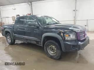 2008 Dodge Dakota z VIN 1D7HW78NX8S564769, wystawiony jako IAAI lot #42717548 z przebiegiem 217 290 mil mil oraz . Historia ofert i sprzedaży dostępna na DreamBid. Obrazek 1.