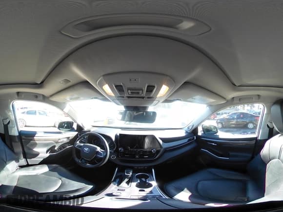 ✅ 2021 Toyota Highlander Limited • VIN: 5TDDZRBH6MS087498 • Lot: 43583532. Wystawiony na IAAI z przebiegiem 52 340 mil. Bezpłatny archiwum sprzedaży aukcyjnych z USA i szczegółowy raport historii pojazdu na DreamBid. Zdjęcie 18.