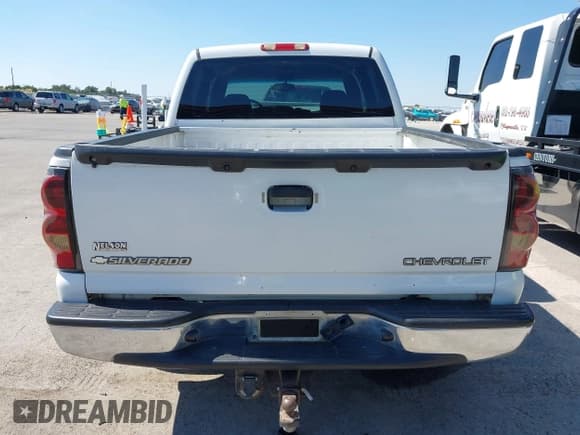 ✅ 2004 Chevrolet Silverado 1500 Z71 • VIN: 2GCEK13T141424177 • Lot: 43448148. Wystawiony na IAAI z przebiegiem 266 413 mil. Bezpłatny archiwum sprzedaży aukcyjnych z USA i szczegółowy raport historii pojazdu na DreamBid. Zdjęcie 17.