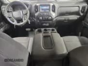 ✅ 2021 Chevrolet Silverado 1500 Custom Trail Boss • VIN: 1GCPYCEF4MZ244709 • Lot: 87100405. Wystawiony na Copart z przebiegiem 57 258 mil. Bezpłatny archiwum sprzedaży aukcyjnych z USA i szczegółowy raport historii pojazdu na DreamBid. Zdjęcie 8.