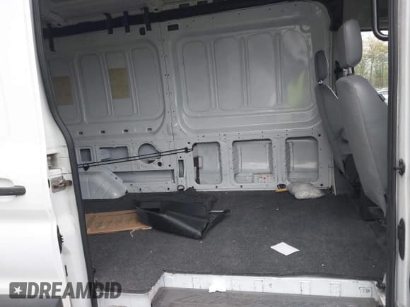 ✅ 2017 Ford Transit • VIN: 1FTYR2CM6HKB25023 • Лот: 42071625. Опубликован ранее на IAAI с пробегом 146 965 миль. Бесплатный доступ к архиву аукционных продаж из США и подробный отчёт об истории автомобиля на DreamBid. Изображение 8.