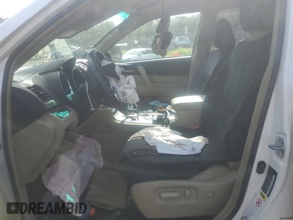 ✅ 2012 Toyota Highlander • VIN: 5TDZA3EH6CS028410 • Лот: 81964595. Опубликован ранее на Copart с пробегом Не указан. Бесплатный доступ к архиву аукционных продаж из США и подробный отчёт об истории автомобиля на DreamBid. Изображение 7.