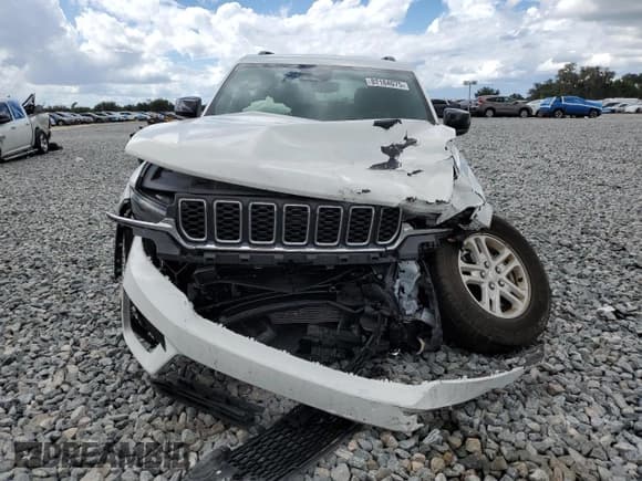 ✅ 2024 Jeep Grand Cherokee Laredo • VIN: 1C4RJHAG0R8597244 • Lot: 82184075. Listed on Copart with 21,456 mi. Free auction sales archive from the USA and detailed vehicle history report at DreamBid. Image 5.