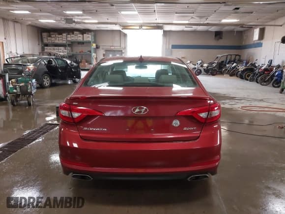 ✅ 2016 Hyundai Sonata Sport • VIN: 5NPE34AF2GH389647 • Lot: 43233336. Wystawiony na IAAI z przebiegiem 145 808 mil. Bezpłatny archiwum sprzedaży aukcyjnych z USA i szczegółowy raport historii pojazdu na DreamBid. Zdjęcie 16.