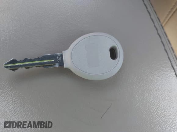 ✅ 2013 Chrysler 200 Limited • VIN: 1C3BCBFG1DN516428 • Lot: 42502076. Wystawiony na IAAI z przebiegiem 160 637 mil. Bezpłatny archiwum sprzedaży aukcyjnych z USA i szczegółowy raport historii pojazdu na DreamBid. Zdjęcie 11.