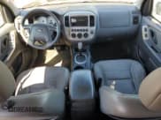 ✅ 2007 Ford Escape Hybrid • VIN: 1FMCU49H07KB70483 • Лот: 86858235. Опубликован ранее на Copart с пробегом 154 793 миль. Бесплатный доступ к архиву аукционных продаж из США и подробный отчёт об истории автомобиля на DreamBid. Изображение 8.