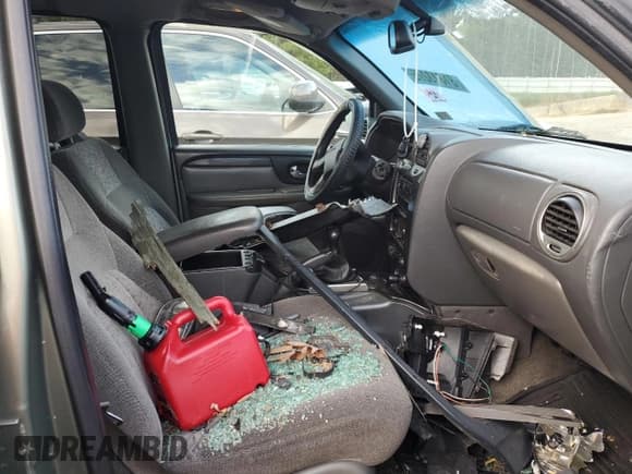 ✅ 2004 GMC Envoy SLT • VIN: 1GKET16S746166390 • Lot: 81813275. Listed on Copart with Not provided. Free auction sales archive from the USA and detailed vehicle history report at DreamBid. Image 7.