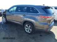 ✅ 2015 Toyota Highlander Limited • VIN: 5TDDKRFH0FS122165 • Lot: 43090012. Listed on IAAI with 108,302 mi. Free auction sales archive from the USA and detailed vehicle history report at DreamBid. Image 3.