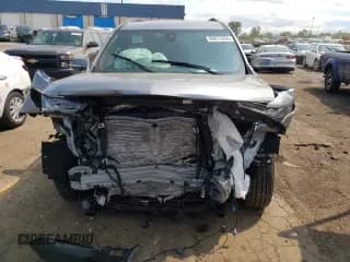 ✅ 2024 Chevrolet Traverse LT Cloth • VIN: 1GNETVKW8RJ132319 • Lot: 63073554. Wystawiony na Copart z przebiegiem Nie podano. Bezpłatny archiwum sprzedaży aukcyjnych z USA i szczegółowy raport historii pojazdu na DreamBid. Zdjęcie 5.