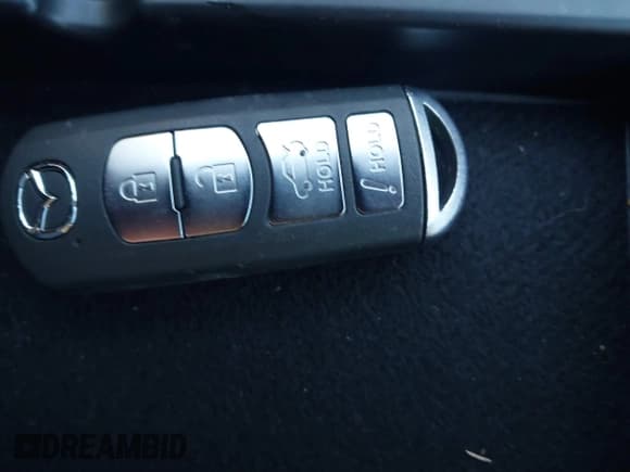 ✅ 2018 Mazda 3 Touring • VIN: 3MZBN1V31JM185917 • Lot: 43673603. Wystawiony na IAAI z przebiegiem 86 043 mil. Bezpłatny archiwum sprzedaży aukcyjnych z USA i szczegółowy raport historii pojazdu na DreamBid. Zdjęcie 11.