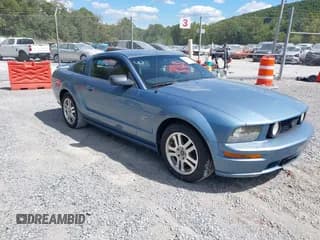 ✅ 2005 Ford Mustang GT Deluxe • VIN: 1ZVFT82H555223046 • Lot: 43130653. Listed on IAAI with 39,319 mi. Free auction sales archive from the USA and detailed vehicle history report at DreamBid. Image 1.