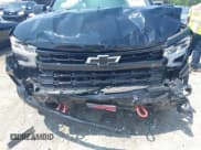 ✅ 2022 Chevrolet Silverado 1500 LT Trail Boss • VIN: 3GCUDFEDXNG683090 • Lot: 42410056. Wystawiony na IAAI z przebiegiem 62 524 mil. Bezpłatny archiwum sprzedaży aukcyjnych z USA i szczegółowy raport historii pojazdu na DreamBid. Zdjęcie 6.