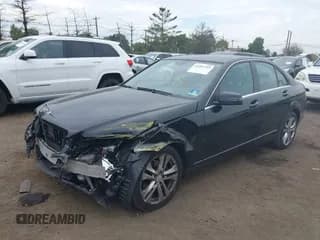 ✅ 2012 Mercedes-Benz C 300 Sport • VIN: WDDGF8BB6CR228097 • Lot: 43297755. Wystawiony na IAAI z przebiegiem 88 925 mil. Bezpłatny archiwum sprzedaży aukcyjnych z USA i szczegółowy raport historii pojazdu na DreamBid. Zdjęcie 2.