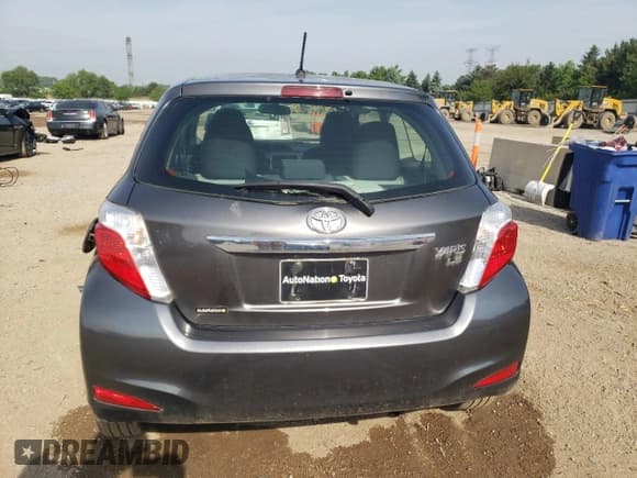 ✅ 2014 Toyota Yaris L • VIN: JTDJTUD38ED585711 • Lot: 58999735. Wystawiony na Copart z przebiegiem 21 548 mil. Bezpłatny archiwum sprzedaży aukcyjnych z USA i szczegółowy raport historii pojazdu na DreamBid. Zdjęcie 6.