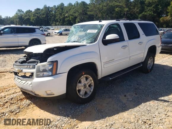 ✅ 2011 Chevrolet Suburban LT • VIN: 1GNSKJE36BR334082 • Lot: 85940265. Listed on Copart with 218,878 mi. Free auction sales archive from the USA and detailed vehicle history report at DreamBid. Image 1.