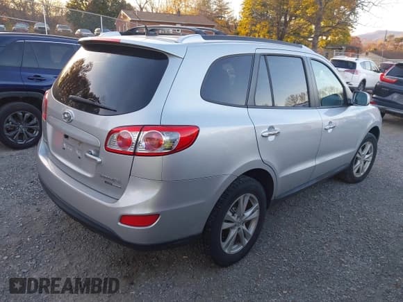 ✅ 2011 Hyundai Santa Fe Limited • VIN: 5XYZKDAG3BG037710 • Lot: 43615734. Listed on IAAI with 150,058 mi. Free auction sales archive from the USA and detailed vehicle history report at DreamBid. Image 4.