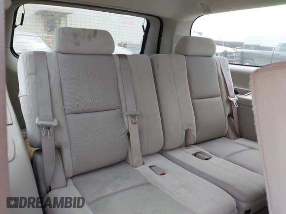 ✅ 2009 Chevrolet Suburban LS • VIN: 1GNFC16029R201204 • Lot: 42855407. Listed on IAAI with 220,289 mi. Free auction sales archive from the USA and detailed vehicle history report at DreamBid. Image 12.