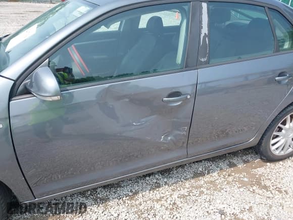 ✅ 2008 Volkswagen Jetta Wolfsburg Edition • VIN: 3VWRA71KX8M181952 • Lot: 42417030. Listed on IAAI with 165,739 mi. Free auction sales archive from the USA and detailed vehicle history report at DreamBid. Image 6.