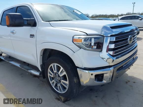 ✅ 2020 Toyota Tundra Platinum • VIN: 5TFAY5F12LX889695 • Лот: 41624820. Опубликован ранее на IAAI с пробегом 85 989 миль. Бесплатный доступ к архиву аукционных продаж из США и подробный отчёт об истории автомобиля на DreamBid. Изображение 17.