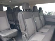 ✅ 2023 Ford Transit Passenger XL • VIN: 1FBAX2YG3PKA63237 • Lot: 41996063. Wystawiony na IAAI z przebiegiem 58 429 mil. Bezpłatny archiwum sprzedaży aukcyjnych z USA i szczegółowy raport historii pojazdu na DreamBid. Zdjęcie 8.