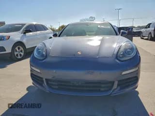 ✅ 2014 Porsche Panamera S • VIN: WP0AB2A7XEL056068 • Lot: 82735405. Wystawiony na Copart z przebiegiem 118 239 mil. Bezpłatny archiwum sprzedaży aukcyjnych z USA i szczegółowy raport historii pojazdu na DreamBid. Zdjęcie 5.
