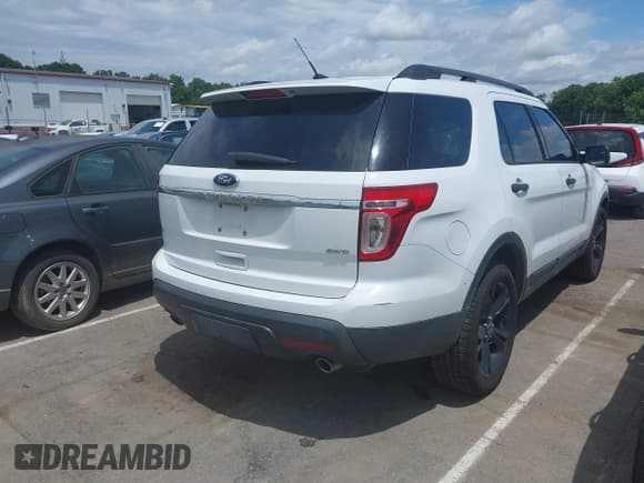 ✅ 2013 Ford Explorer • VIN: 1FM5K8B84DGC85389 • Lot: 42400527. Wystawiony na IAAI z przebiegiem 291 019 mil. Bezpłatny archiwum sprzedaży aukcyjnych z USA i szczegółowy raport historii pojazdu na DreamBid. Zdjęcie 4.
