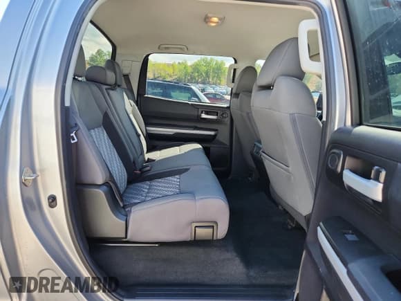 ✅ 2020 Toyota Tundra SR5 • VIN: 5TFEY5F1XLX259389 • Lot: 83999785. Wystawiony na Copart z przebiegiem 96 491 mil. Bezpłatny archiwum sprzedaży aukcyjnych z USA i szczegółowy raport historii pojazdu na DreamBid. Zdjęcie 10.