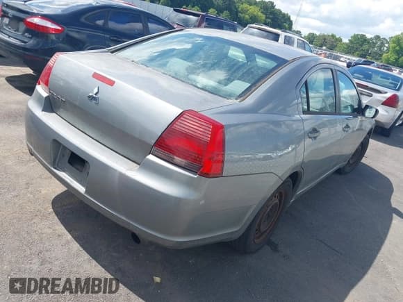 ✅ 2007 Mitsubishi Galant ES • VIN: 4A3AB36F47E084314 • Lot: 42537534. Listed on IAAI with 304,704 mi. Free auction sales archive from the USA and detailed vehicle history report at DreamBid. Image 4.
