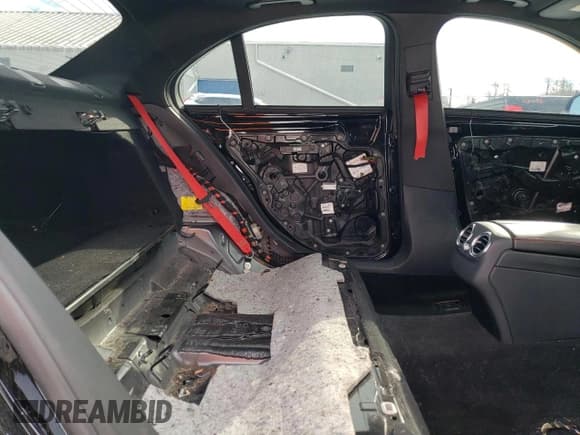 ✅ 2015 Mercedes-Benz C 63 S AMG • VIN: 55SWF8HB9FU086270 • Lot: 89271345. Listed on Copart with Not provided. Free auction sales archive from the USA and detailed vehicle history report at DreamBid. Image 10.