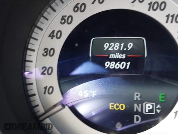 ✅ 2014 Mercedes-Benz E 350 Luxury • VIN: WDDHF8JBXEA885735 • Лот: 43622964. Опубликован ранее на IAAI с пробегом 98 601 миль. Бесплатный доступ к архиву аукционных продаж из США и подробный отчёт об истории автомобиля на DreamBid. Изображение 15.