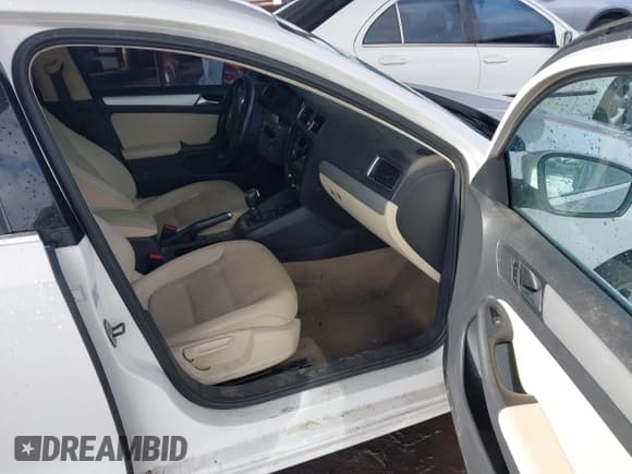 ✅ 2012 Volkswagen Jetta TDI • VIN: 3VWLL7AJ0CM368715 • Lot: 43764557. Listed on IAAI with 124,361 mi. Free auction sales archive from the USA and detailed vehicle history report at DreamBid. Image 5.