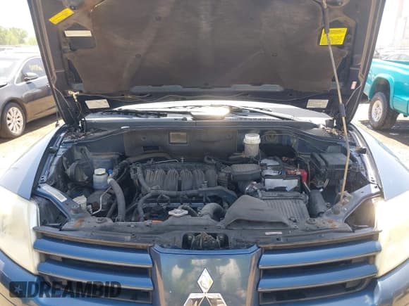 ✅ 2005 Mitsubishi Endeavor Limited • VIN: 4A4MN41S25E003284 • Lot: 42227867. Listed on IAAI with 164,405 mi. Free auction sales archive from the USA and detailed vehicle history report at DreamBid. Image 10.