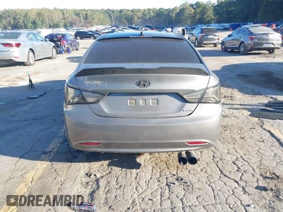 ✅ 2013 Hyundai Sonata SE • VIN: 5NPEC4AC8DH687136 • Lot: 43453065. Listed on IAAI with 164,631 mi. Free auction sales archive from the USA and detailed vehicle history report at DreamBid. Image 16.
