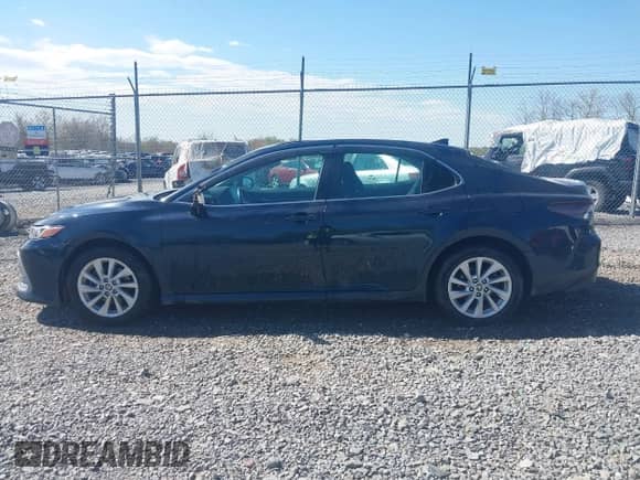 2021 Toyota Camry LE с VIN 4T1C11BK1MU044212, выставлен на аукционе IAAI как лот 42133279 с пробегом 48 591 миль миль и . История ставок и продаж доступна на DreamBid. Изображение 14.